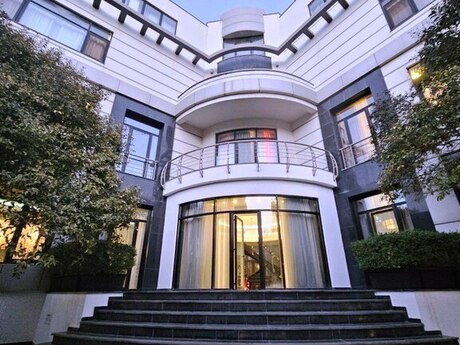 Elan №3802497 - Bakı, Azadlıq Prospekti m., 10 otaqlı, 1500 m²