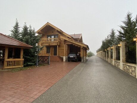 5 otaqlı həyət evi/bağ evi - Quba - 270 m²