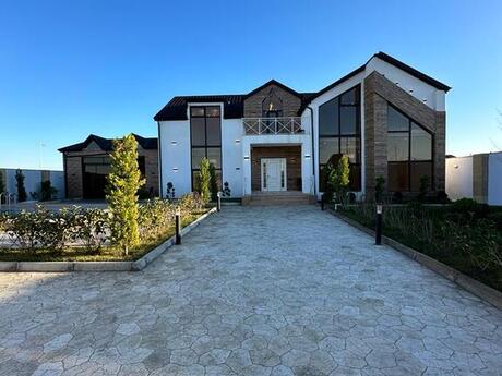 6 otaqlı həyət evi/bağ evi - Şüvəlan q. - 400 m²