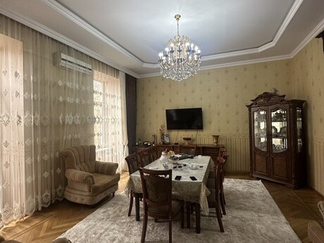 5 otaqlı köhnə tikili - Sahil m. - 216 m²