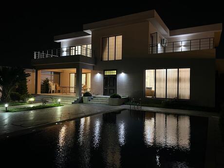7 otaqlı həyət evi/bağ evi - Şüvəlan q. - 500 m²