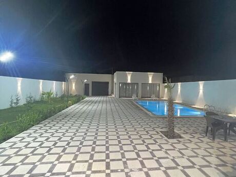 5 otaqlı həyət evi/bağ evi - Mərdəkan q. - 370 m²