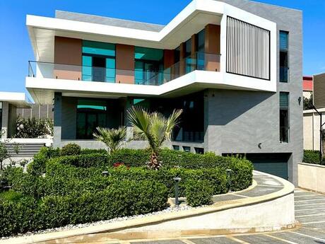 6 otaqlı həyət evi/bağ evi - Şüvəlan q. - 380 m²