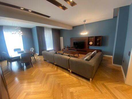 5 otaqlı yeni tikili - Şah İsmayıl Xətai m. - 200 m²