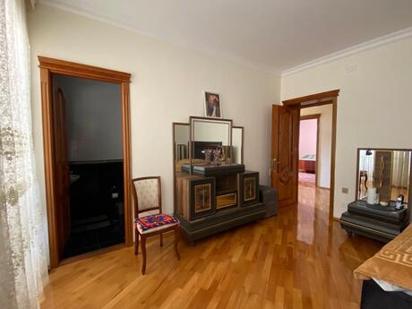 7-комн. дом/дача - пос. Бадамдар - 220 м²