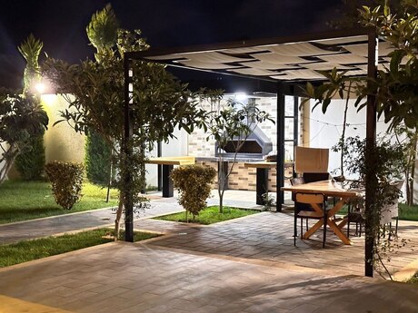 4 otaqlı həyət evi/bağ evi - Mərdəkan q. - 250 m²