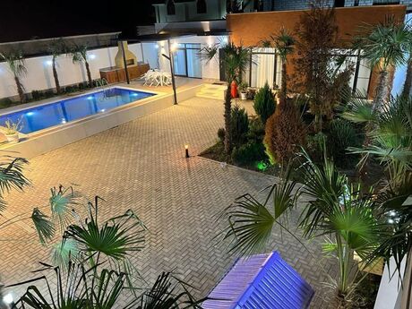 4 otaqlı həyət evi/bağ evi - Şüvəlan q. - 160 m²