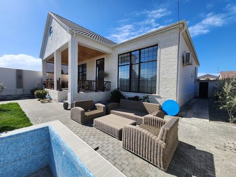 4 otaqlı həyət evi/bağ evi - Şüvəlan q. - 220 m²