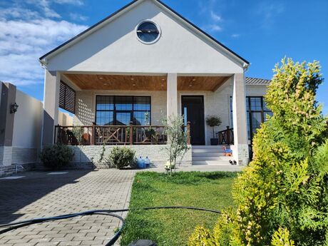 4 otaqlı həyət evi/bağ evi - Şüvəlan q. - 220 m²