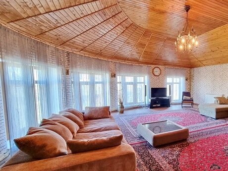 House with Garden, Villa For Rent