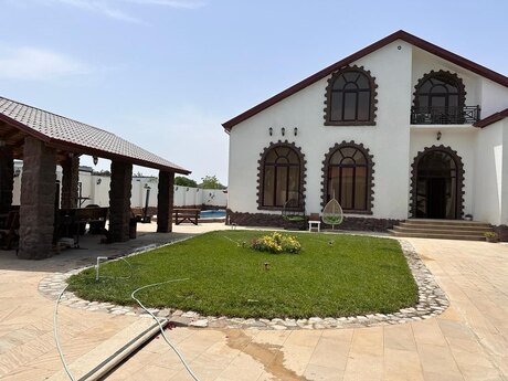 5 otaqlı həyət evi/bağ evi - Mərdəkan q. - 350 m²
