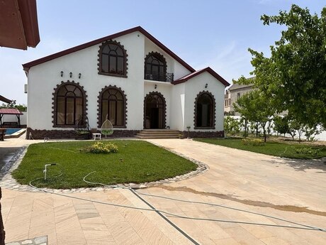 5 otaqlı həyət evi/bağ evi - Mərdəkan q. - 350 m²