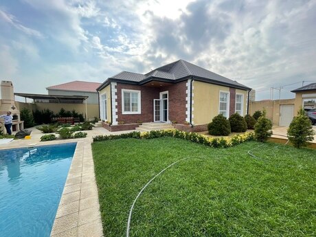 4 otaqlı həyət evi/bağ evi - Mərdəkan q. - 240 m²