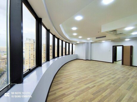 4-комн. офис - Насиминский р. - 232 м²
