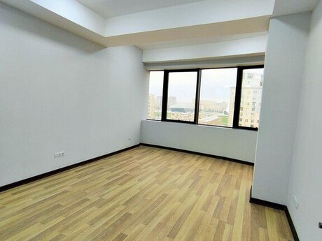 4-комн. офис - Насиминский р. - 232 м²