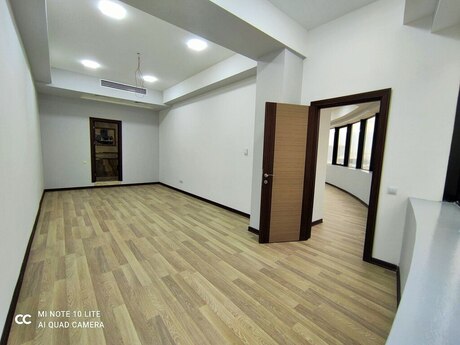4-комн. офис - Насиминский р. - 232 м²
