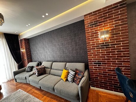 3 otaqlı yeni tikili - Nəsimi r. - 133 m²