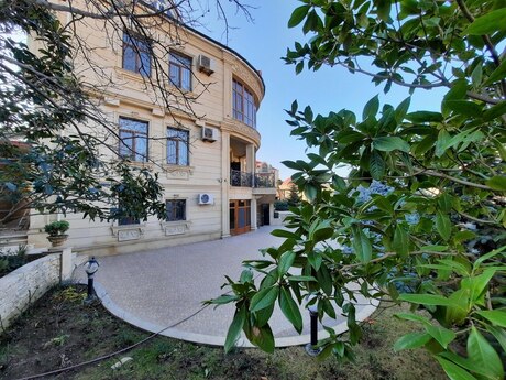 6 otaqlı həyət evi/bağ evi - Neftçilər m. - 350 m²