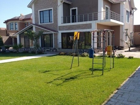 5 otaqlı həyət evi/bağ evi - Şüvəlan q. - 300 m²