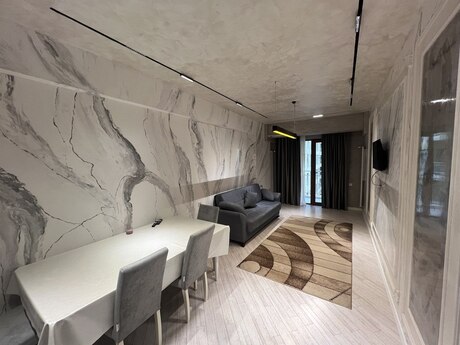 4 otaqlı yeni tikili - Xətai r. - 145 m²