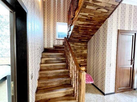 6 otaqlı həyət evi/bağ evi - Qəbələ - 180 m²