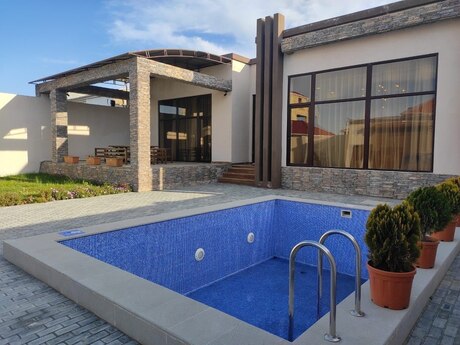 4 otaqlı həyət evi/bağ evi - Buzovna q. - 230 m²
