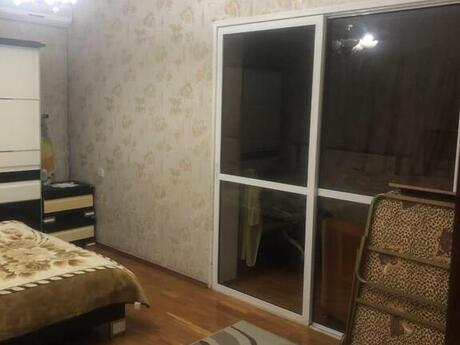 2-комн. вторичка - м. Азадлыг проспекти - 52 м²