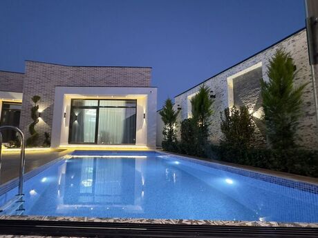 5 otaqlı həyət evi/bağ evi - Mərdəkan q. - 220 m²