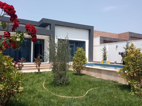 4 otaqlı həyət evi/bağ evi - Mərdəkan q. - 200 m²