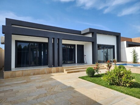 4 otaqlı həyət evi/bağ evi - Mərdəkan q. - 200 m²