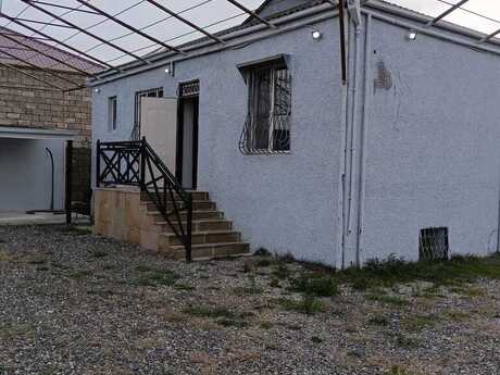 4 otaqlı həyət evi/bağ evi - Buzovna q. - 140 m²