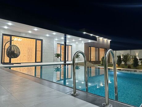5 otaqlı həyət evi/bağ evi - Mərdəkan q. - 220 m²