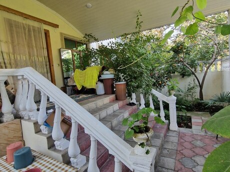 5 otaqlı köhnə tikili - Göygöl - 196 m²