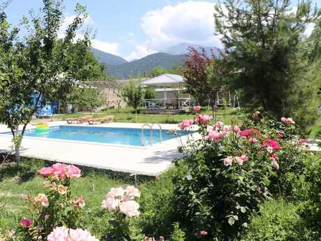 8 otaqlı həyət evi/bağ evi - Qəbələ - 267 m²