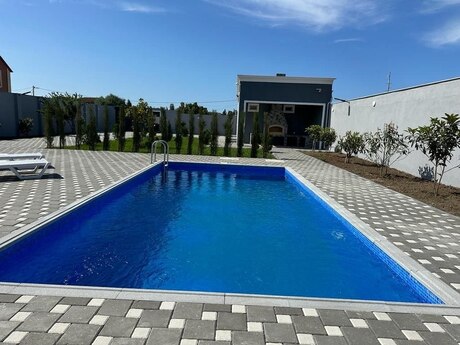 5 otaqlı həyət evi/bağ evi - Mərdəkan q. - 240 m²