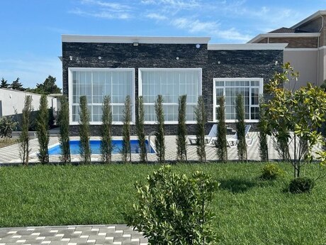5 otaqlı həyət evi/bağ evi - Mərdəkan q. - 240 m²