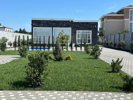 5 otaqlı həyət evi/bağ evi - Mərdəkan q. - 240 m²