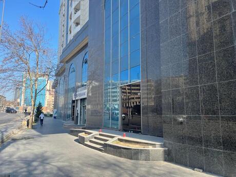 Obyekt - Nizami m. - 2670 m²