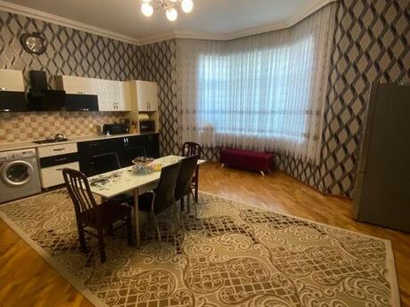 10 otaqlı həyət evi/bağ evi - Biləcəri q. - 1348 m²