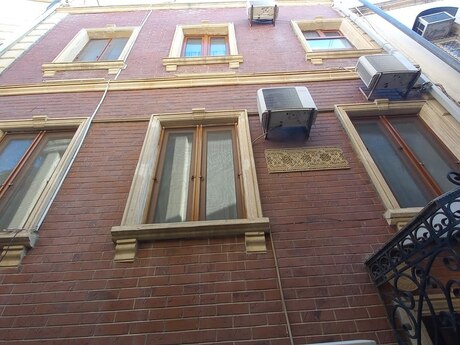 5 otaqlı həyət evi/bağ evi - İçəri Şəhər m. - 250 m²