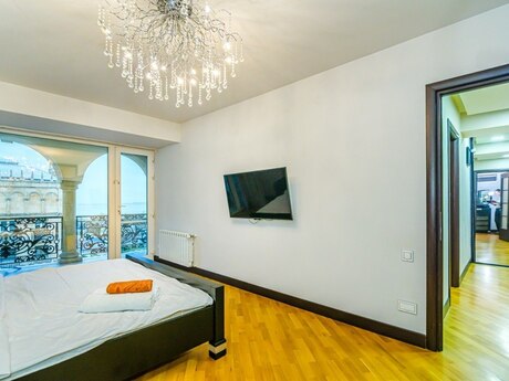 3 otaqlı köhnə tikili - 28 May m. - 123 m²