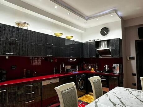 4 otaqlı mənzil, 165 m², İnşaatçılar: 350 000 ₼ 4