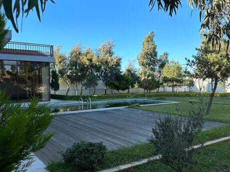 6 otaqlı həyət evi/bağ evi - Mərdəkan q. - 400 m²