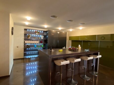 3 otaqlı yeni tikili - Nəsimi r. - 178 m²