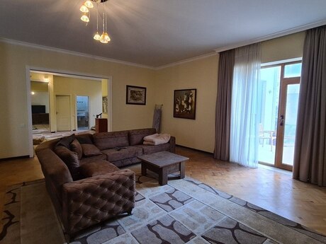 5-комн. дом/дача - м. 20 января - 330 м²