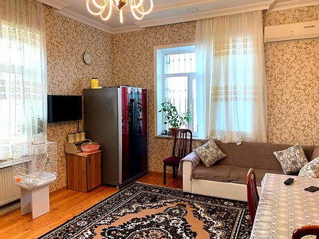 5 otaqlı həyət evi/bağ evi - Yeni Günəşli q. - 240 m²