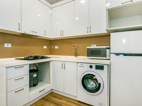 3 otaqlı köhnə tikili - İçəri Şəhər m. - 95 m²