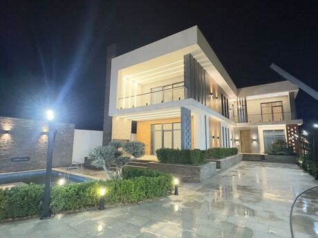 6 otaqlı həyət evi/bağ evi - Şüvəlan q. - 450 m²