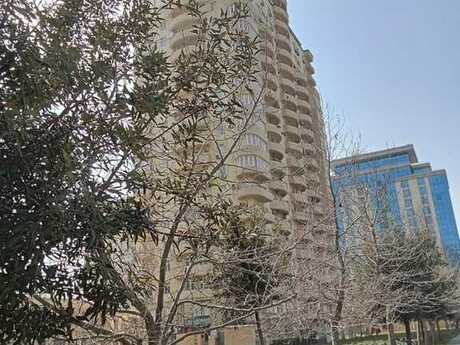 Elan №4195144 - Bakı, 28 May m., 4 otaqlı, 200 m², 10/16 mərtəbə