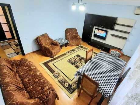 2 otaqlı köhnə tikili - 28 May m. - 70 m²